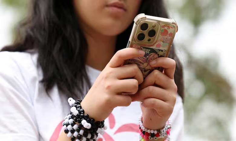 Australia’s under-16 social media ban begins