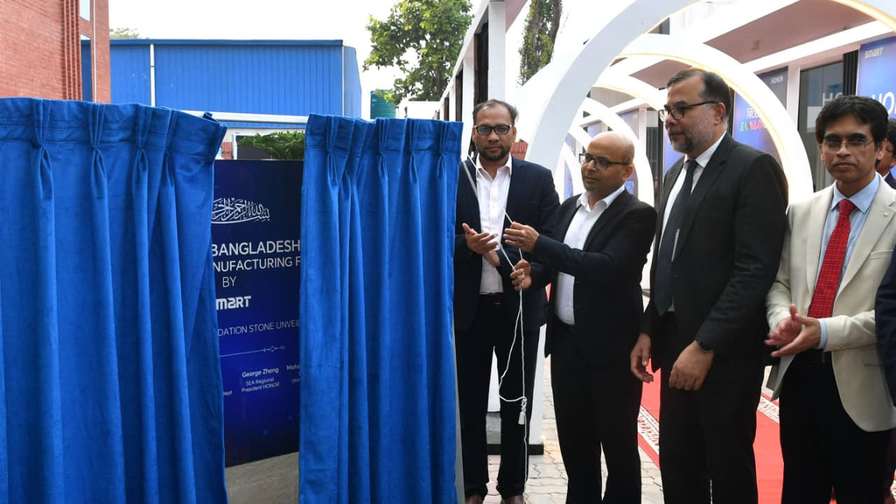 Govt to protect investment in device industry: Faiz Ahmad Taiyeb
